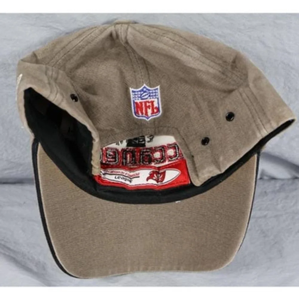 Vintage Tampa Bay Buccaneers Hat 90s NFL Reebok Strap Back Cap Gray Black Bucs